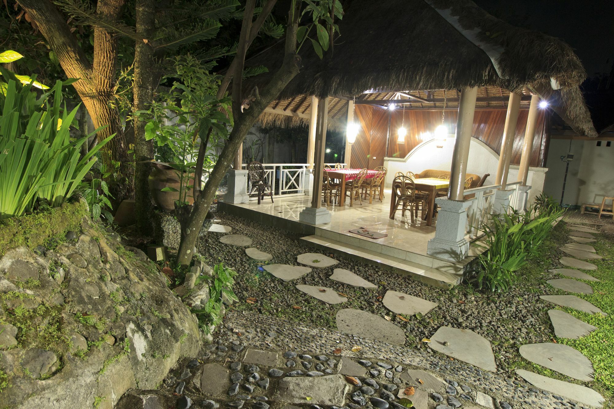 Villa Bale Seni マタラム エクステリア 写真